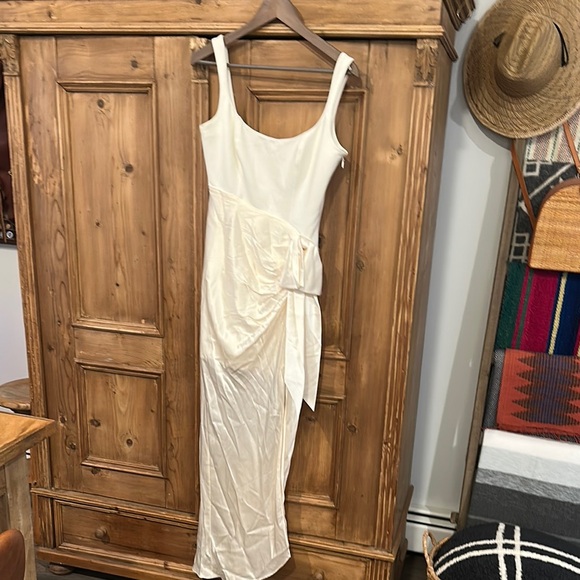 Cinq a Sept Marian Gown - Picture 4 of 10